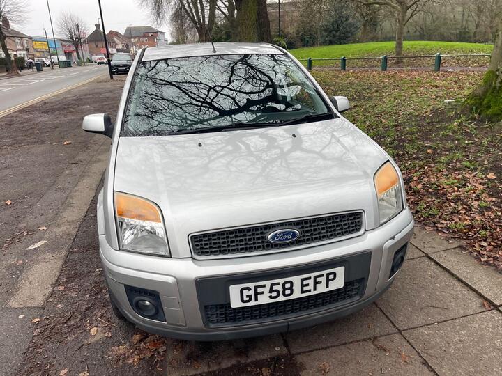 Ford Fusion 1.6 Plus 5dr