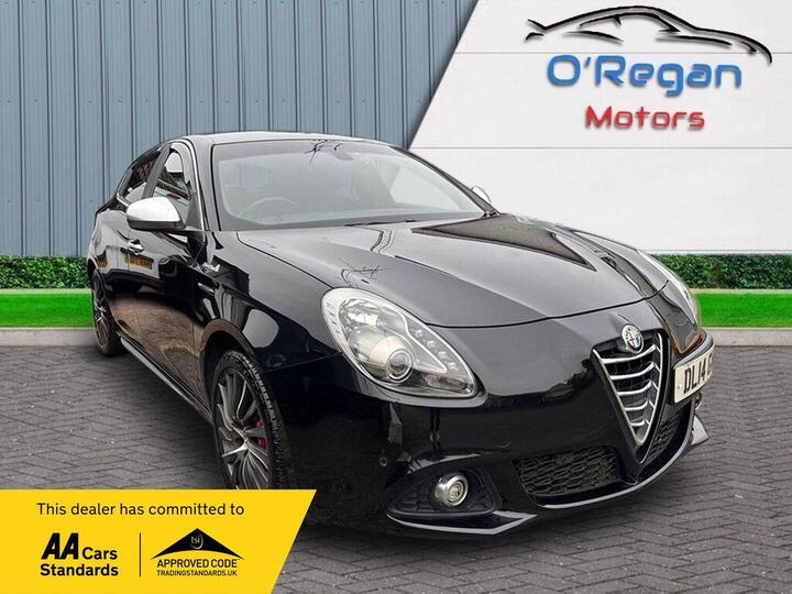 Alfa Romeo Giulietta 2.0 JTDM-2 Sportiva Nav Euro 5 (s/s) 5dr Alfa Romeo Giulietta 2.0 JTDM-2 Sportiva Nav Euro 5 (s/s) 5dr