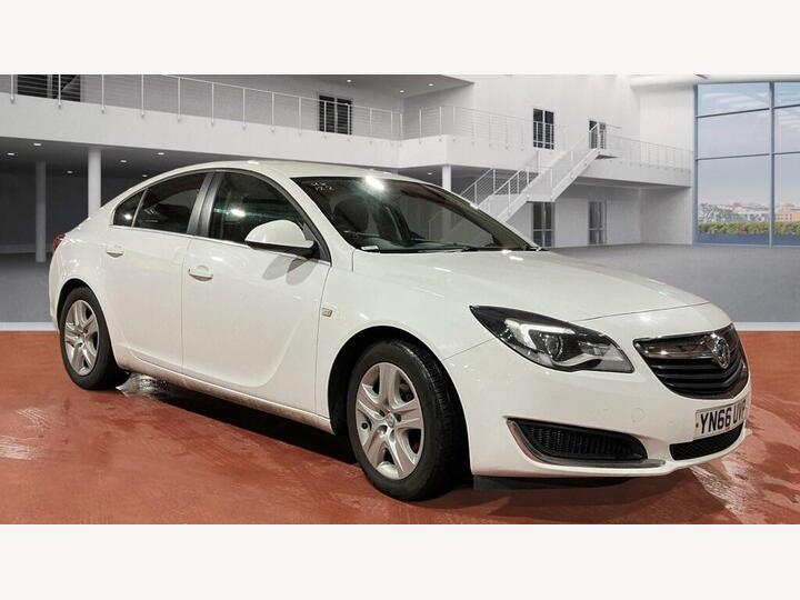 Vauxhall Insignia 2.0 CDTi EcoFLEX Design Euro 6 (s/s) 5dr Vauxhall Insignia 2.0 CDTi EcoFLEX Design Euro 6 (s/s) 5dr