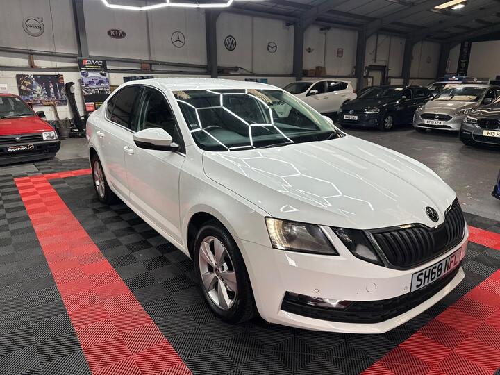 Skoda Octavia 1.6 TDI SCR SE Technology Euro 6 (s/s) 5dr Skoda Octavia 1.6 TDI SCR SE Technology Euro 6 (s/s) 5dr