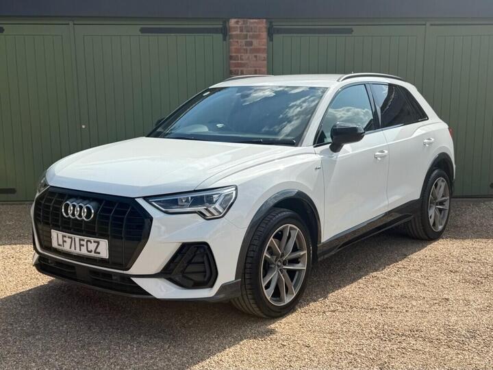 Audi Q3 1.5 TFSI CoD 35 Black Edition S Tronic Euro 6 (s/s) 5dr