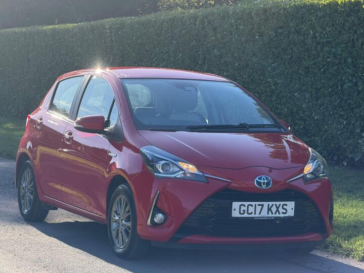 Toyota Yaris 1.5 VVT-h Icon Tech E-CVT Euro 6 (s/s) 5dr