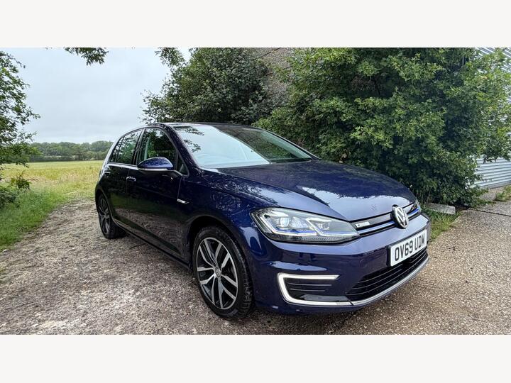 Volkswagen E-Golf 35.8kWh E-Golf Auto 5dr Volkswagen E-Golf 35.8kWh E-Golf Auto 5dr
