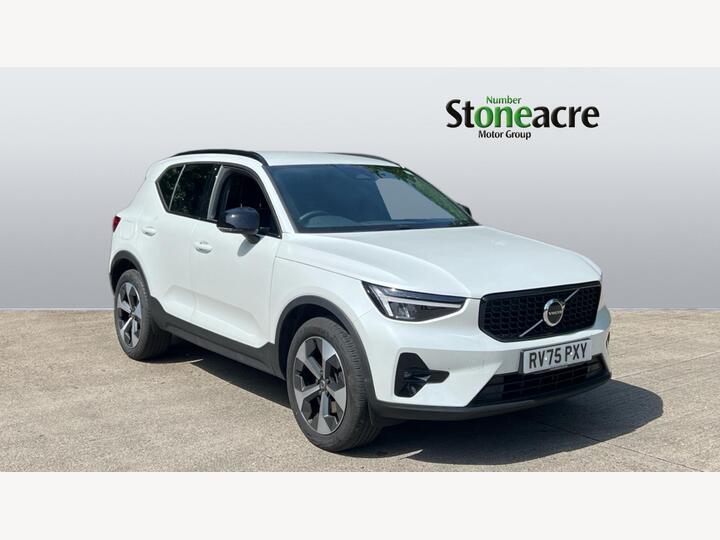 Volvo XC40 2.0 B4 MHEV Plus Dark DCT Auto Euro 6 (s/s) 5dr