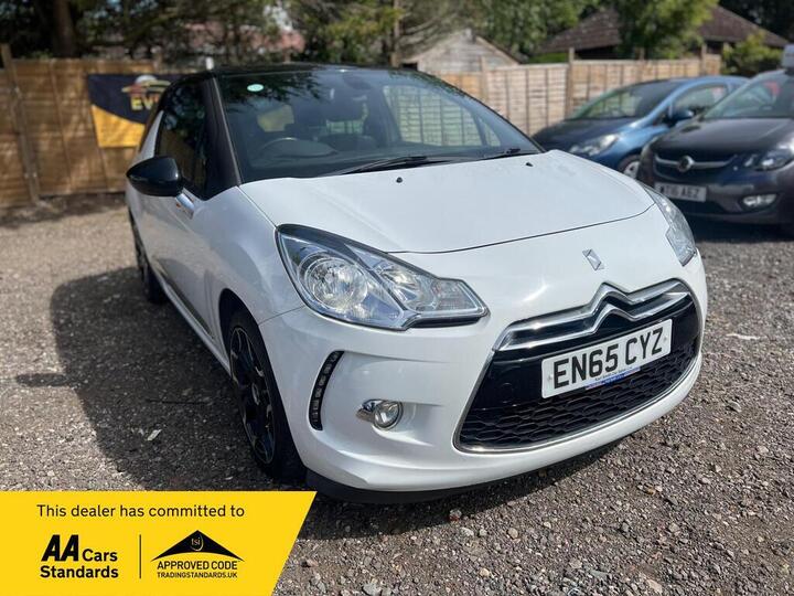 DS AUTOMOBILES DS 3 1.6 BlueHDi DStyle Euro 6 (s/s) 3dr DS AUTOMOBILES DS 3 1.6 BlueHDi DStyle Euro 6 (s/s) 3dr