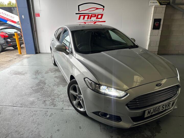 Ford Mondeo 2.0 TDCi Titanium Euro 6 (s/s) 5dr