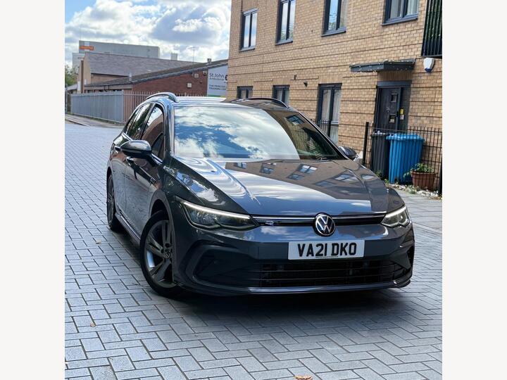 Volkswagen Golf 1.5 ETSI MHEV R-Line DSG Euro 6 (s/s) 5dr Volkswagen Golf 1.5 ETSI MHEV R-Line DSG Euro 6 (s/s) 5dr