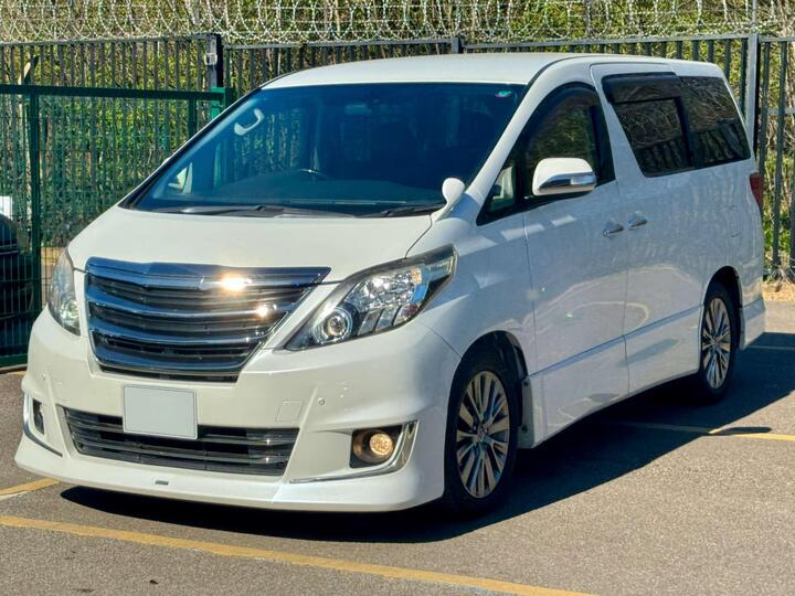 Toyota Alphard GOLDEN EYES II V6 Toyota Alphard GOLDEN EYES II V6