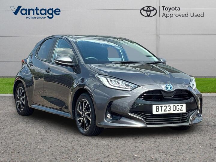 Toyota Yaris 1.5 VVT-h Design E-CVT Euro 6 (s/s) 5dr