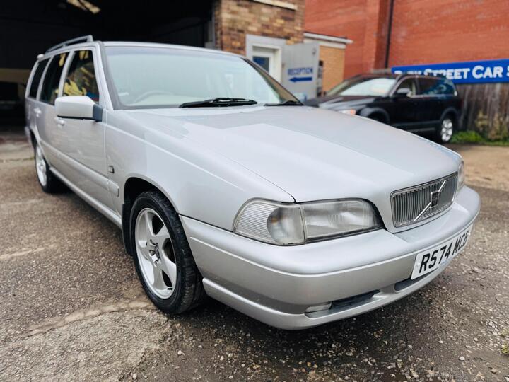 Volvo V70 2.5 10v SE 5dr