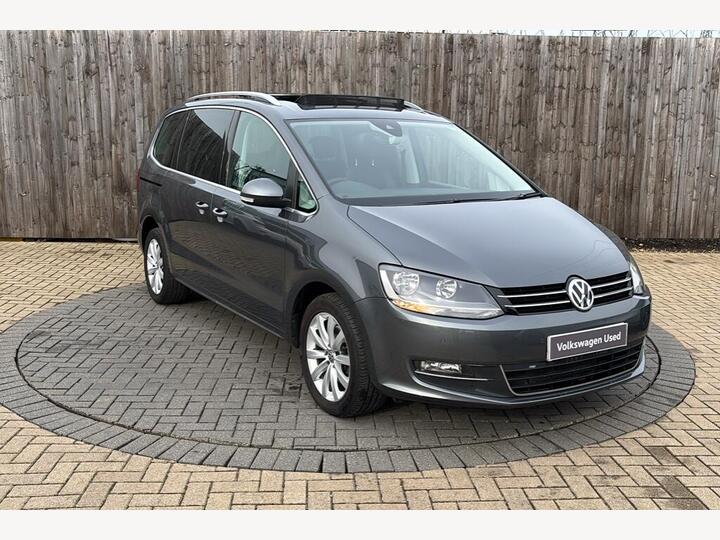 Volkswagen Sharan 2.0 TDI SEL DSG Euro 6 (s/s) 5dr Volkswagen Sharan 2.0 TDI SEL DSG Euro 6 (s/s) 5dr