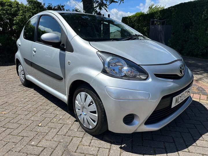 Toyota AYGO 1.0 VVT-i Ice Euro 5 5dr