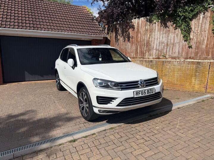 Volkswagen Touareg 3.0 TDI V6 BlueMotion Tech R-Line Tiptronic 4WD Euro 6 (s/s) 5dr