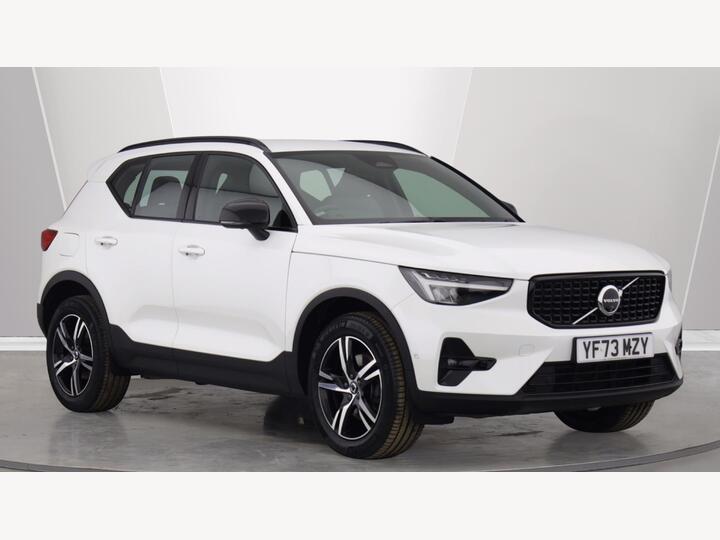 Volvo XC40 2.0 B3 MHEV Plus Dark DCT Auto Euro 6 (s/s) 5dr