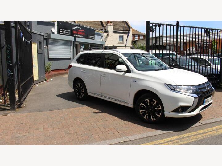 Mitsubishi OUTLANDER 2.0h 12kWh GX3h+ CVT 4WD Euro 6 (s/s) 5dr