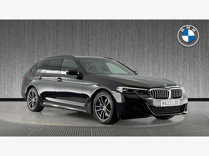 BMW 5 Series 2.0 530e 12kWh M Sport Touring Steptronic Euro 6 (s/s) 5dr BMW 5 Series 2.0 530e 12kWh M Sport Touring Steptronic Euro 6 (s/s) 5dr