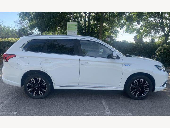 Mitsubishi Outlander 2.0h 12kWh 5h CVT 4WD Euro 6 (s/s) 5dr