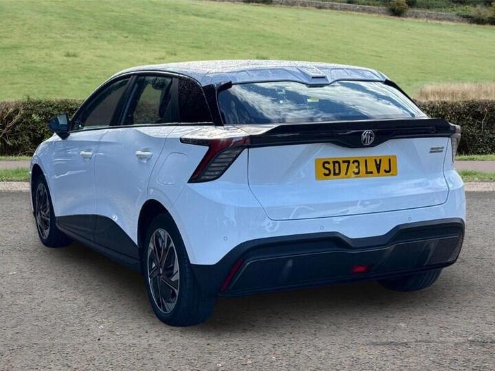 MG MG4 64kWh SE Long Range Auto 5dr