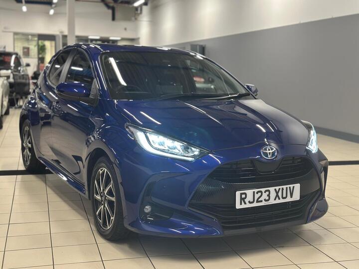 Toyota Yaris 1.5 VVT-h Design E-CVT Euro 6 (s/s) 5dr