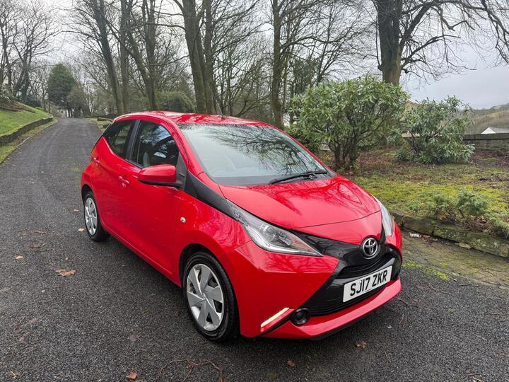 Toyota AYGO 1.0 VVT-i X-play Euro 6 5dr