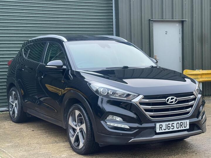 Hyundai TUCSON 2.0 CRDi Premium 4WD Euro 6 5dr Hyundai TUCSON 2.0 CRDi Premium 4WD Euro 6 5dr