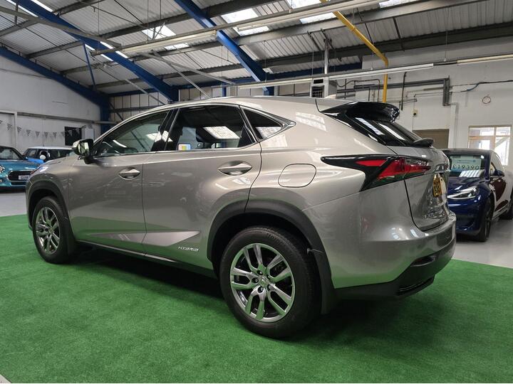 Lexus NX 2.5 300h Luxury E-CVT 4WD Euro 6 (s/s) 5dr