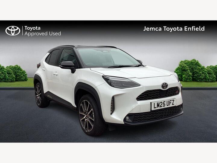 Toyota Yaris Cross 1.5 VVT-h GR SPORT E-CVT Euro 6 (s/s) 5dr Toyota Yaris Cross 1.5 VVT-h GR SPORT E-CVT Euro 6 (s/s) 5dr
