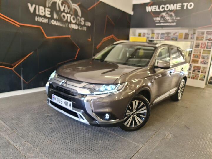 Mitsubishi Outlander 2.0 MIVEC Exceed CVT 4WD Euro 6 (s/s) 5dr Mitsubishi Outlander 2.0 MIVEC Exceed CVT 4WD Euro 6 (s/s) 5dr