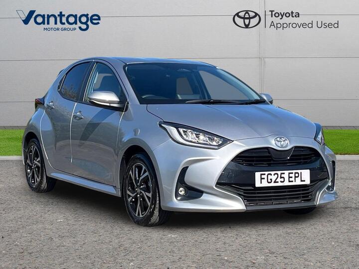 Toyota Yaris 1.5 VVT-h Design E-CVT Euro 6 (s/s) 5dr