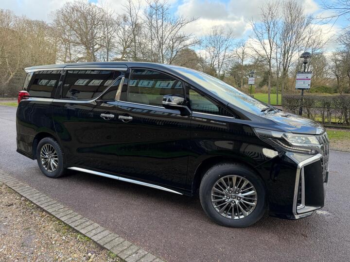 Toyota Alphard 2.5 PETROL HYBRID EXECUTIVE LOUNGE Toyota Alphard 2.5 PETROL HYBRID EXECUTIVE LOUNGE