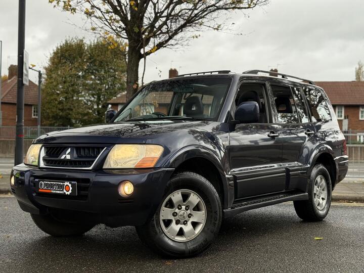 Mitsubishi Shogun 3.2 DI-D Elegance 5dr Mitsubishi Shogun 3.2 DI-D Elegance 5dr