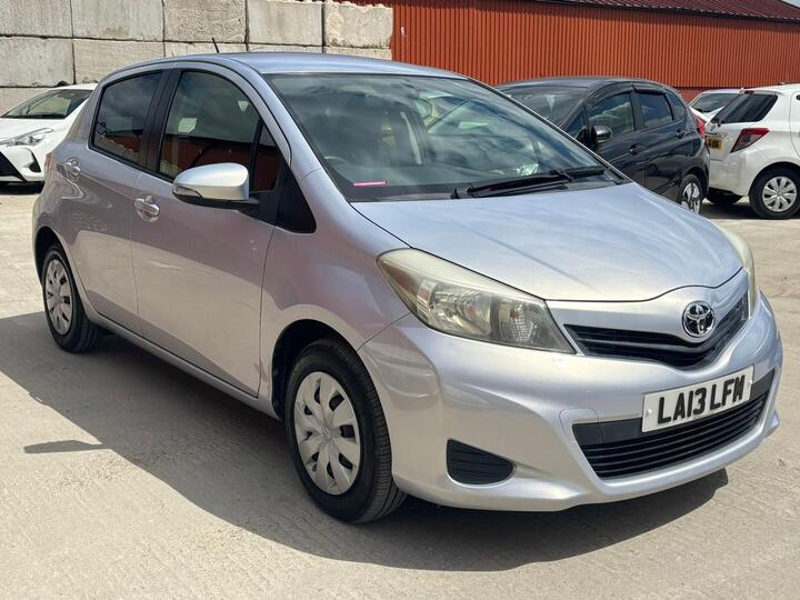 Toyota Yaris 1.33 Dual VVT-i Icon Multidrive S Euro 5 5dr