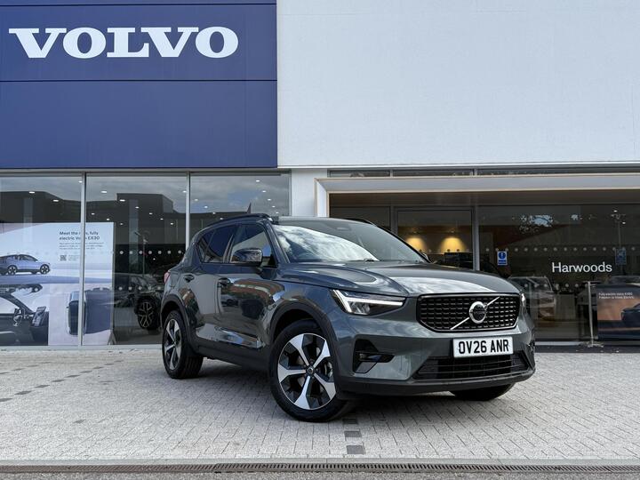 Volvo XC40 2.0 B4 MHEV Plus Dark DCT Auto Euro 6 (s/s) 5dr