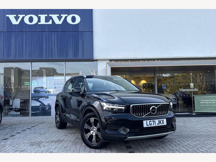 Volvo XC40 2.0 B4 MHEV Inscription DCT Auto Euro 6 (s/s) 5dr