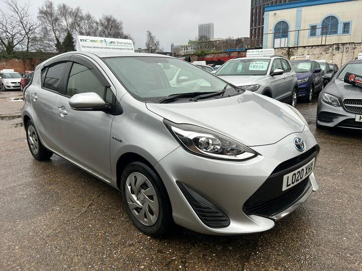 Toyota Aqua 1.5 HYBRID AUTOMATIC