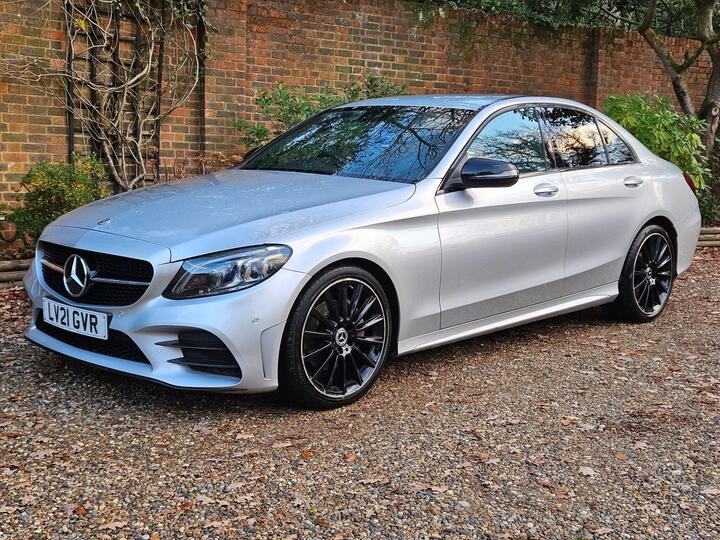 Mercedes-Benz C Class 2.0 C220d AMG Line Night Edition (Premium) G-Tronic+ Euro 6 (s/s) 4dr Mercedes-Benz C Class 2.0 C220d AMG Line Night Edition (Premium) G-Tronic+ Euro 6 (s/s) 4dr