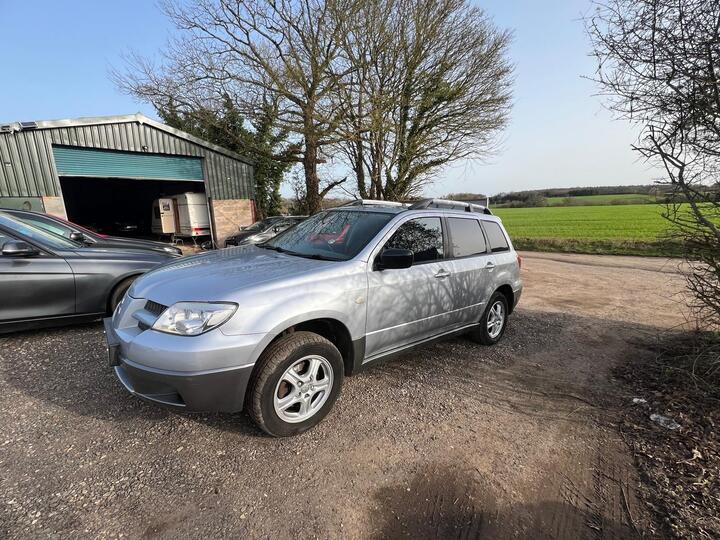 Mitsubishi Outlander 2.4 Equippe 5dr