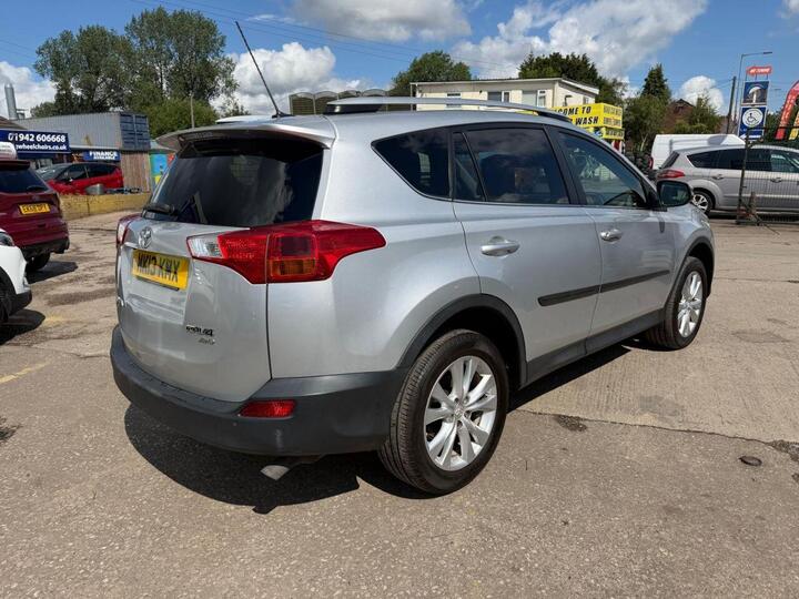 Toyota RAV4 2.2 D-CAT Invincible Auto 4WD Euro 5 5dr