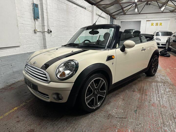 MINI Convertible 1.6 Cooper Euro 5 2dr