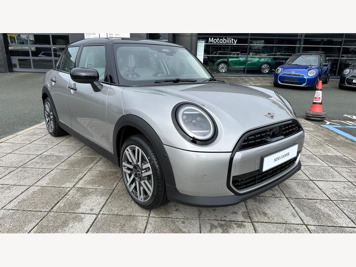 MINI Cooper 1.5C Classic Steptronic Euro 6 (s/s) 5dr