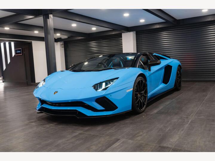 Lamborghini AVENTADOR 6.5 V12 LP 740-4 S Roadster ISR 4WD Euro 6 2dr Lamborghini AVENTADOR 6.5 V12 LP 740-4 S Roadster ISR 4WD Euro 6 2dr