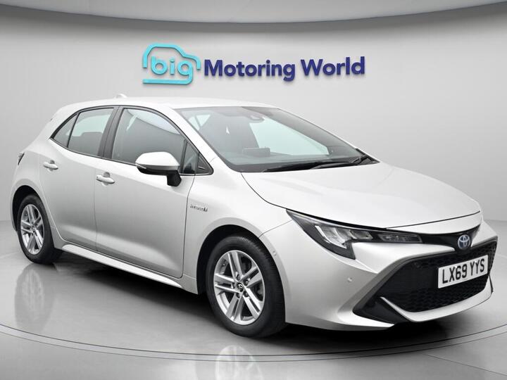Toyota Corolla 1.8 VVT-h Icon Tech CVT Euro 6 (s/s) 5dr