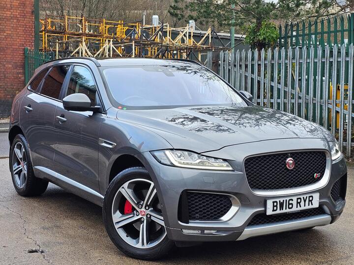 Jaguar F-PACE 3.0 D300 V6 S Auto AWD Euro 6 (s/s) 5dr Jaguar F-PACE 3.0 D300 V6 S Auto AWD Euro 6 (s/s) 5dr