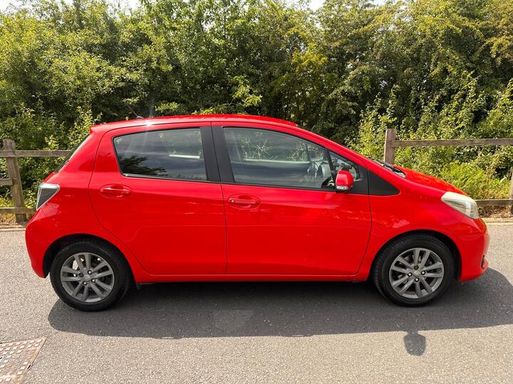 Toyota Yaris 1.33 Dual VVT-i Icon Plus Euro 5 5dr