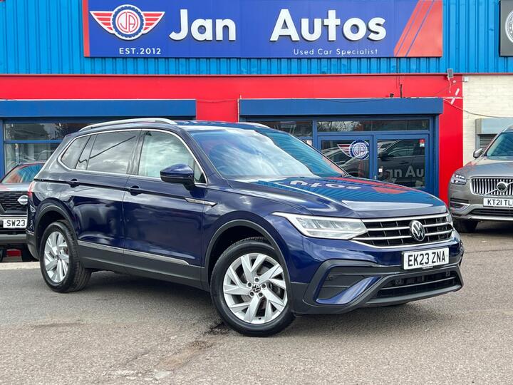 Volkswagen Tiguan Allspace 1.5 TSI Life DSG Euro 6 (s/s) 5dr Volkswagen Tiguan Allspace 1.5 TSI Life DSG Euro 6 (s/s) 5dr