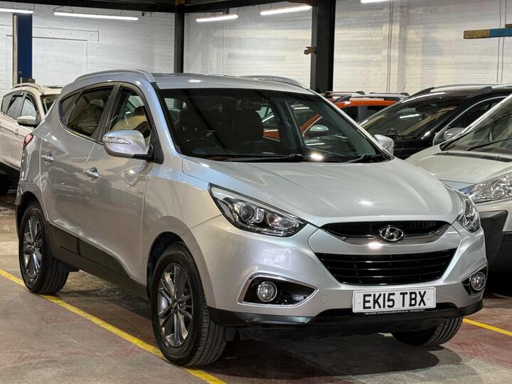Hyundai Ix35 1.7 CRDi SE Euro 5 (s/s) 5dr (Nav) Hyundai Ix35 1.7 CRDi SE Euro 5 (s/s) 5dr (Nav)