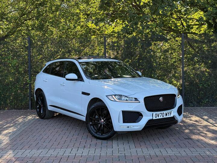 Jaguar F-PACE 2.0 D240 Chequered Flag Auto AWD Euro 6 (s/s) 5dr Jaguar F-PACE 2.0 D240 Chequered Flag Auto AWD Euro 6 (s/s) 5dr