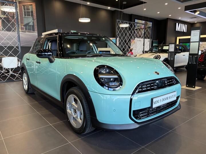 MINI Cooper 1.5C Classic Steptronic Euro 6 (s/s) 5dr