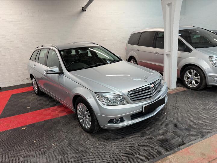 Mercedes-Benz C Class 2.1 C220 CDI BlueEfficiency Elegance Auto Euro 5 5dr