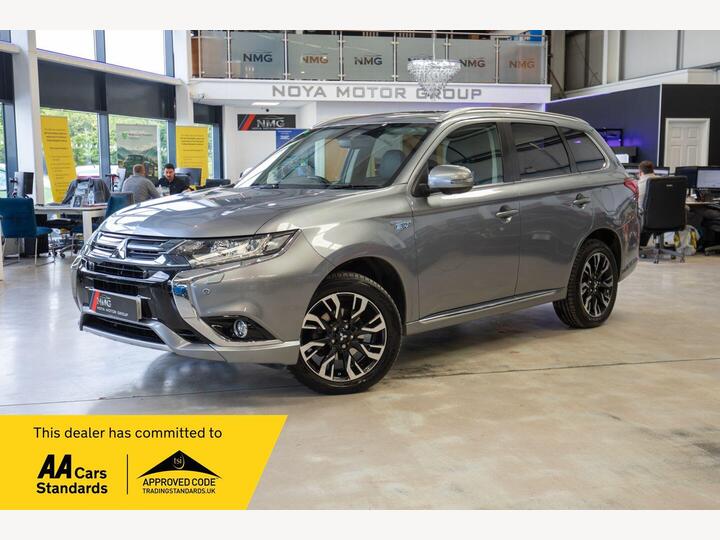 Mitsubishi OUTLANDER 2.0h 12kWh 4hs CVT 4WD Euro 6 (s/s) 5dr Mitsubishi OUTLANDER 2.0h 12kWh 4hs CVT 4WD Euro 6 (s/s) 5dr